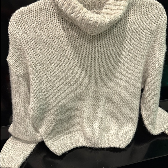 H&M Soft Knit Gray Turtleneck Sweater - Picture 6 of 6